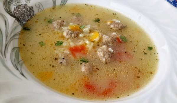 Супа топчета с моркови и ориз