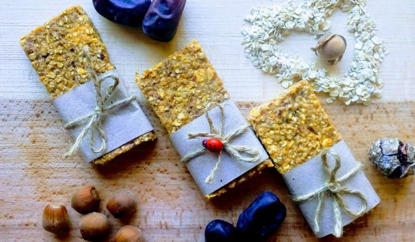Сурови овесени барчета с нектарини