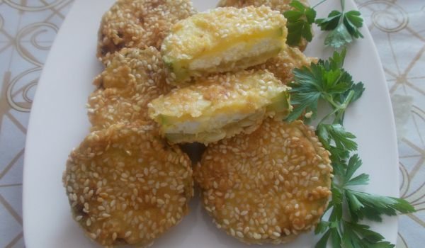 Сусамен бюрек с тиквички