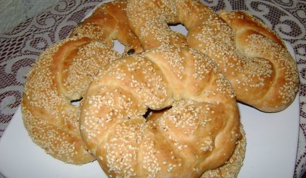 Сусамени гевреци с кисело мляко