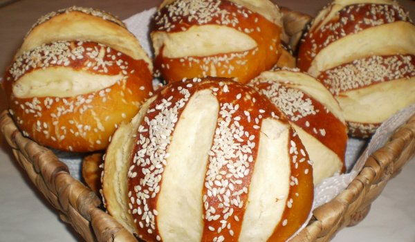 Сусамени питчици
