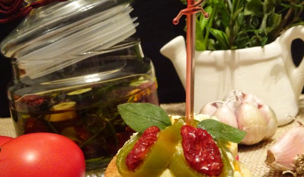 Сушени и мариновани домати