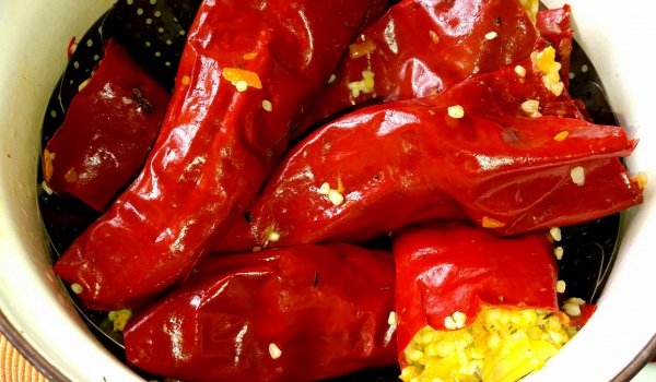 Сушени постни пълнени чушки с ориз на пара