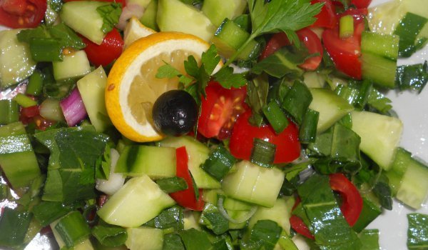 Свежа гергьовска салата