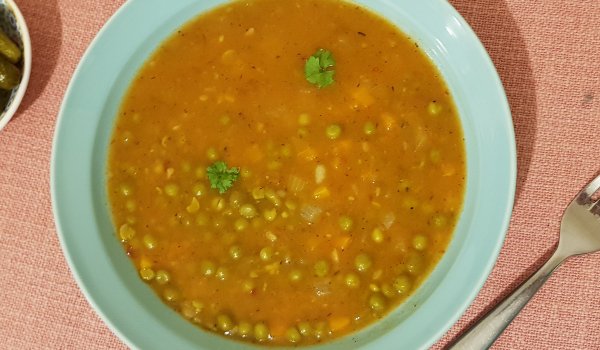 Свежа яхния с грах