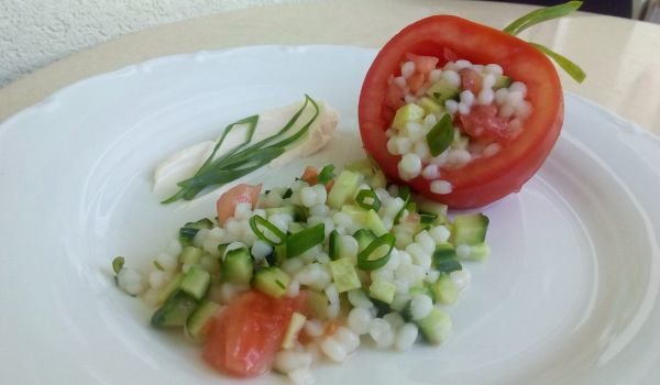 Свежа салата с кускус