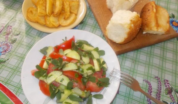 Свежа салата с тученица