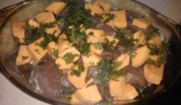 Свинко с гъби и сладки картофи