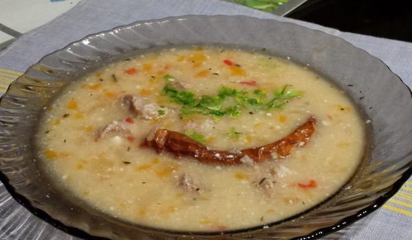 Свинска чорба със зелев сок и ориз