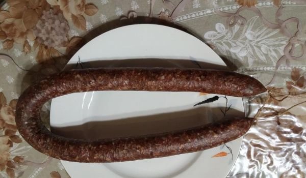 Свинска луканка със сланина и кимион