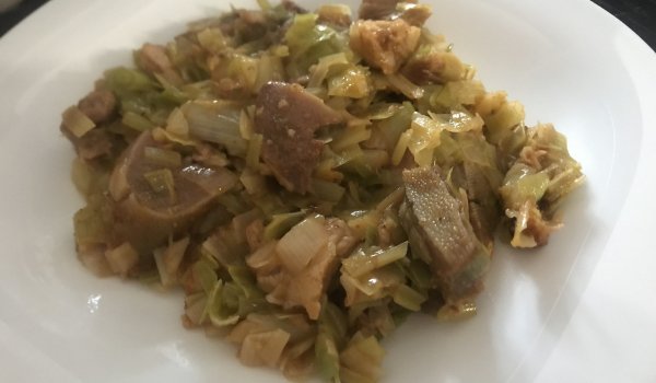 Свински езици с праз