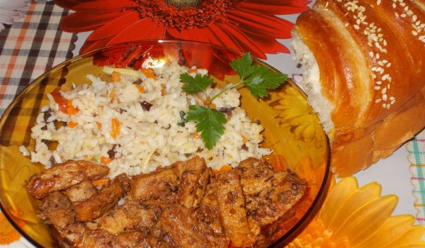 Свински късчета с пържен ориз