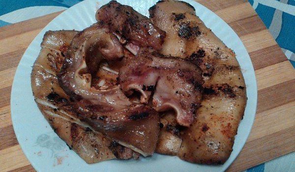 Свински мариновани уши на скара