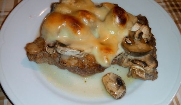 Свински пържоли с кашкавал на фурна