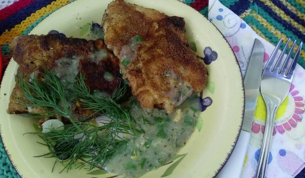 Свински пържоли със сос от билки