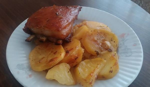 Свински ребра с кетчуп и кола