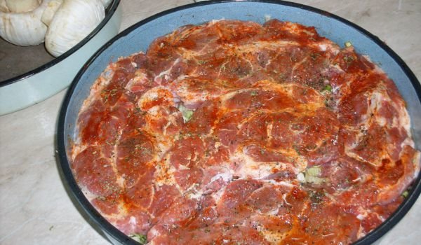 Свински вратни пържоли в марината