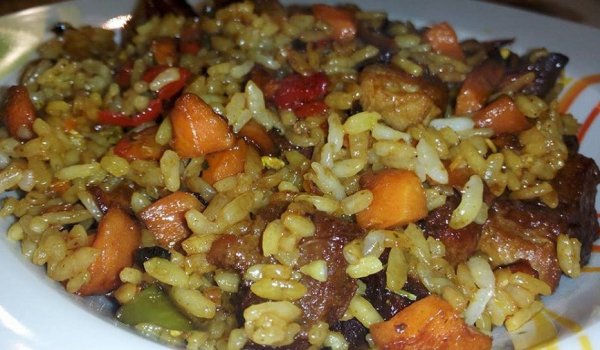 Свинско месо с моркови и ориз