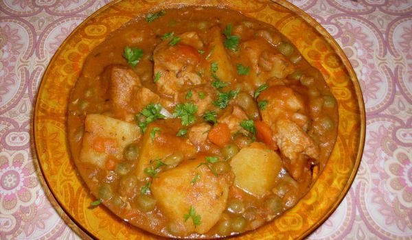 Свинско с грах и картофи