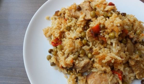 Свинско с грах и ориз
