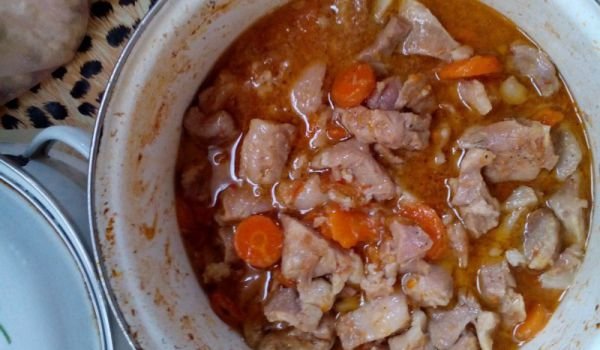 Свинско с картофи и моркови