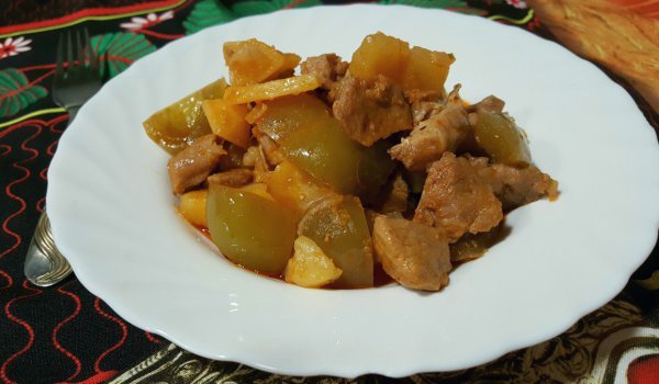 Свинско с картофи и зелени домати