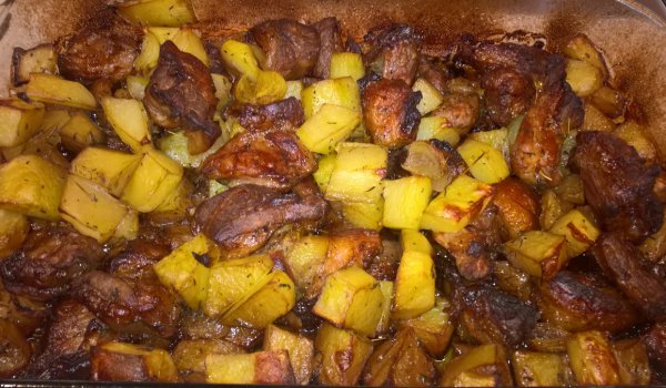 Свинско с картофи на фурна