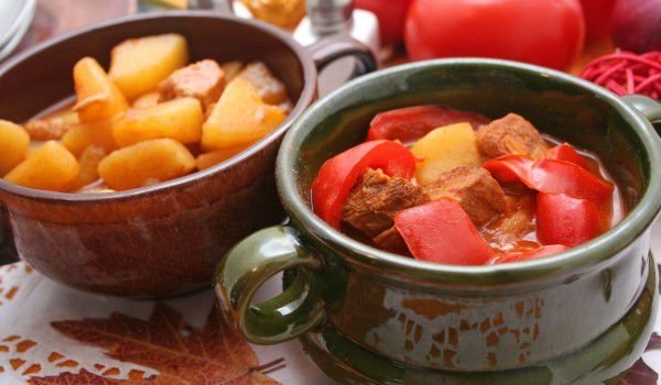 Свинско с картофи в гърне