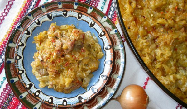 Свинско с кисело зеле и сметана