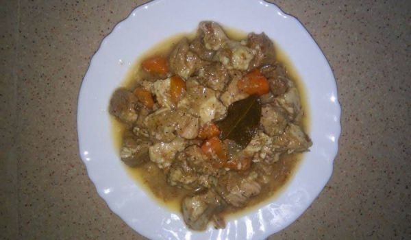Свинско с лук и моркови