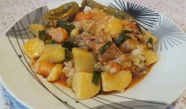 Свинско с ориз и картофи по селски