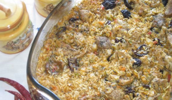 Свинско с ориз и сушени сливи
