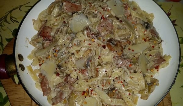 Талиатели с бекон и сирена