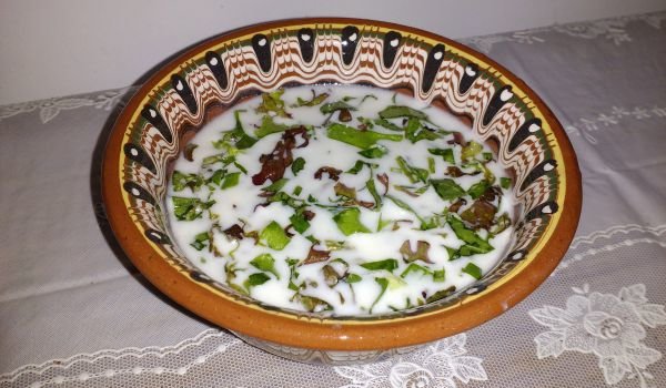 Таратор с глухарче