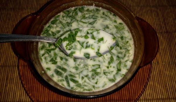 Таратор със свеж спанак и копър