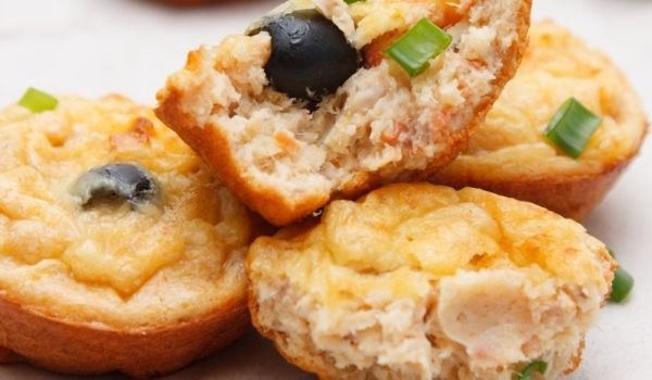 Тарталети с маслини и синьо сирене