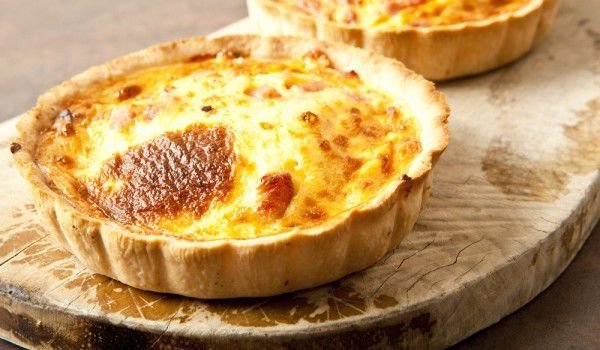 Тарталетки с топено сирене и спанак