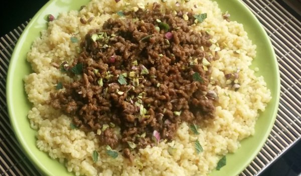 Телешка кайма по марокански с кускус