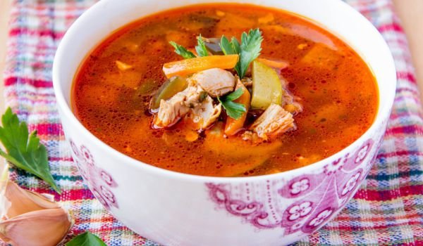 Телешка супа с домати и къри