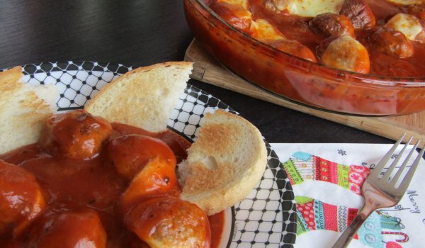 Телешки кюфтенца с моцарела по италиански