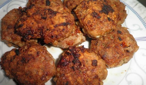 Телешки кюфтета с куркума и кимион