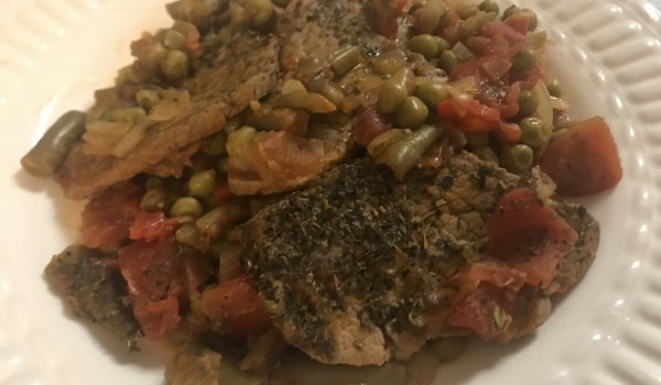 Телешки котлети с грах и зелен боб