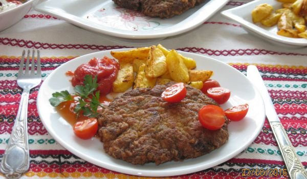 Телешки шницели от кайма