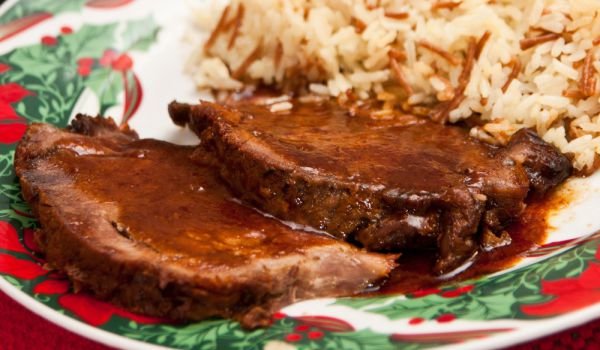 Телешко с ароматни подправки в микровълнова