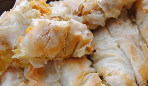 Тиквеник с готови кори, орехи и канела