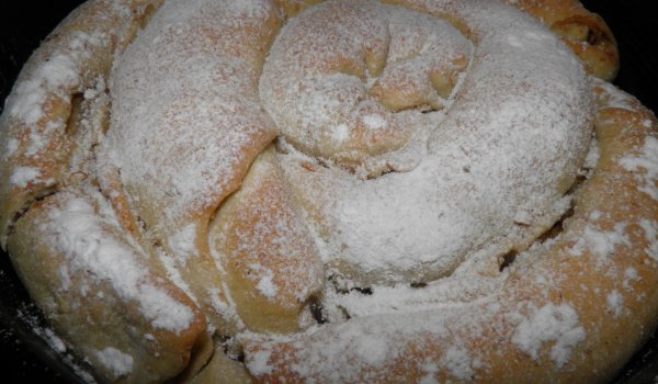 Тиквеник с ябълка и орехи