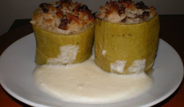 Тиквички пълнени с кайма и ориз