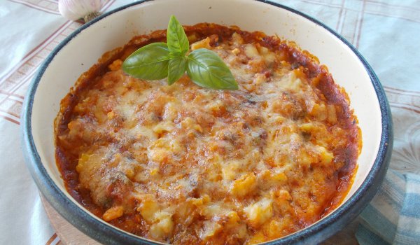 Тиквички с пресни картофи на фурна