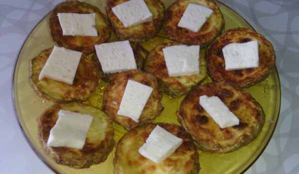 Тиквички с пшенично и царевично брашно