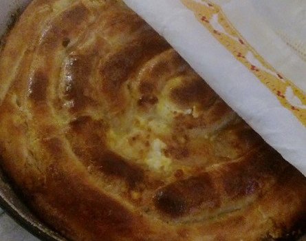 Точена баница с плънка от яйца и сирене